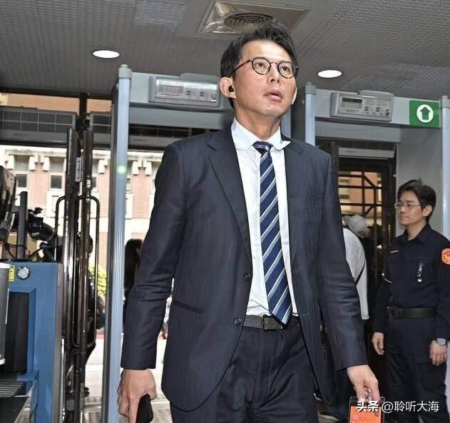 柯文哲一审判17年，这下真的要入狱了，最难受的其实是黄国昌，根本没人懂他现在的处