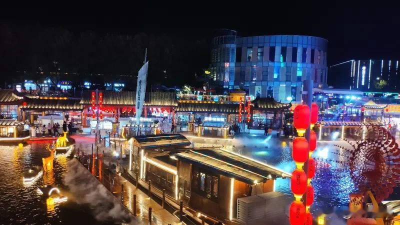 “有钱”和“人品好”哪个更重要，这问题就像手心手背。有钱的好处不少，能解决生活里