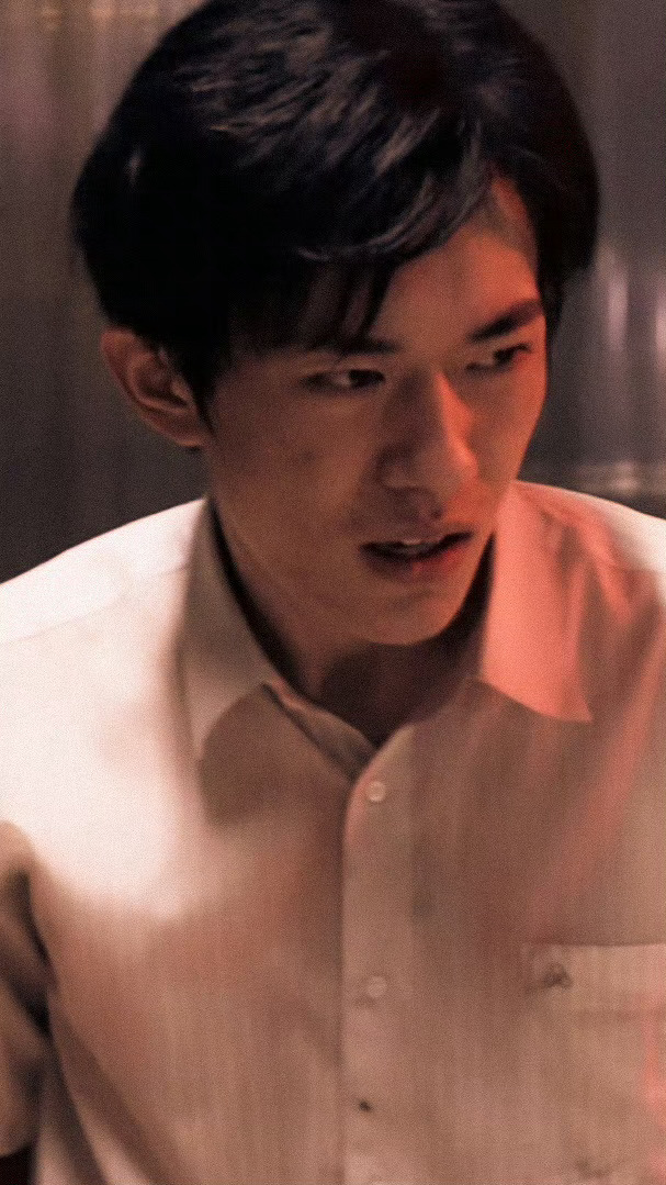 易烊千玺电影狂野时代 【白衬衫】两个0有未来吗？ 