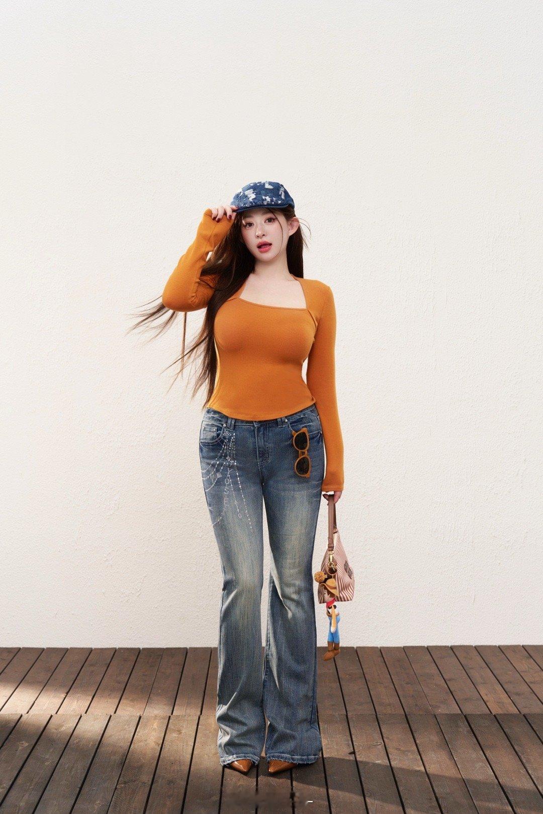 今日穿搭🍊•ᴗ•🍊是橘香味儿的这个颜色很难不心动啊啊啊👀像是喝了一口橘子汽