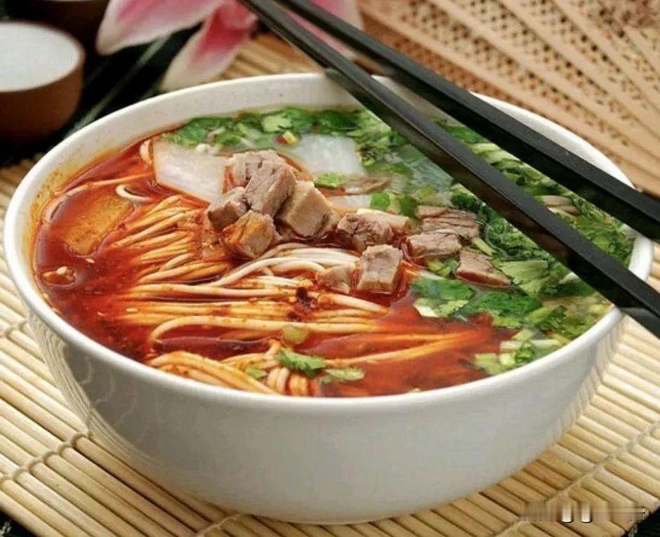 我国最好吃的12种苗：
1、第一种：兰州牛肉面。

2、第二种：山西刀削面。
