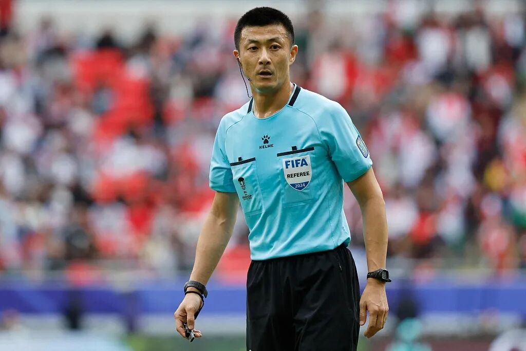 中国裁判傅明、马宁将冲击2026年美加墨世界杯决赛阶段执裁资格