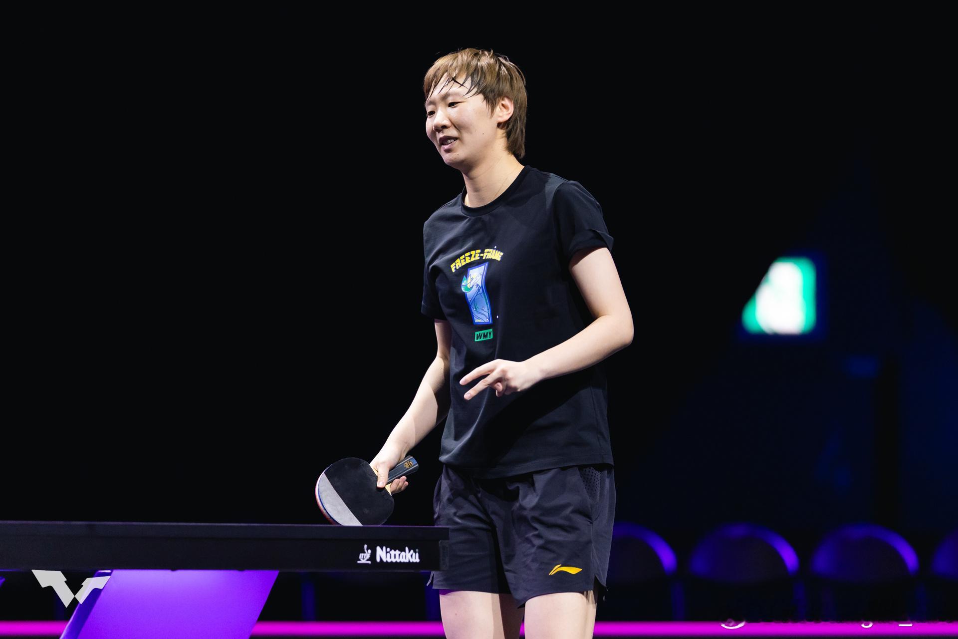 短袖边人可以帮咪翻一下吗🥰 ​​​
