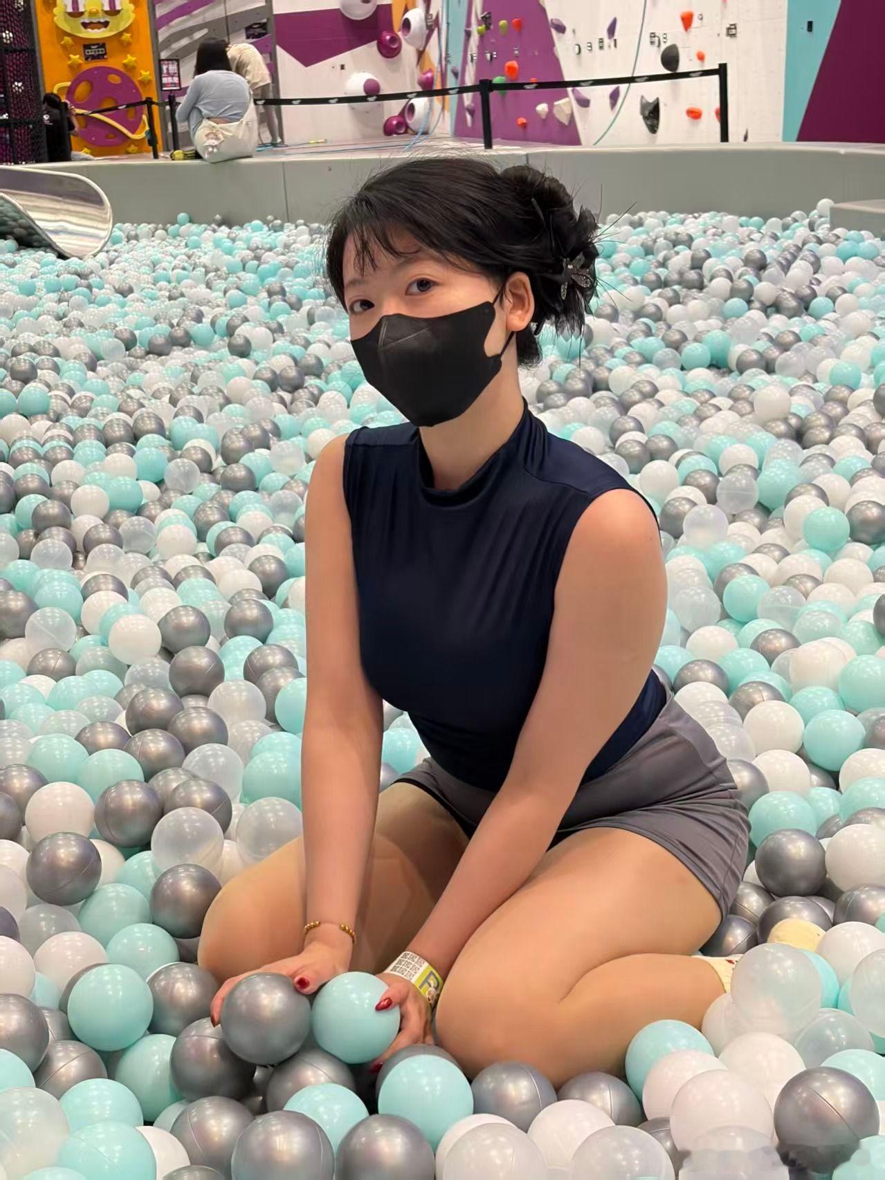 天鹅绒足恭喜天鹅绒足超话粉丝破1万