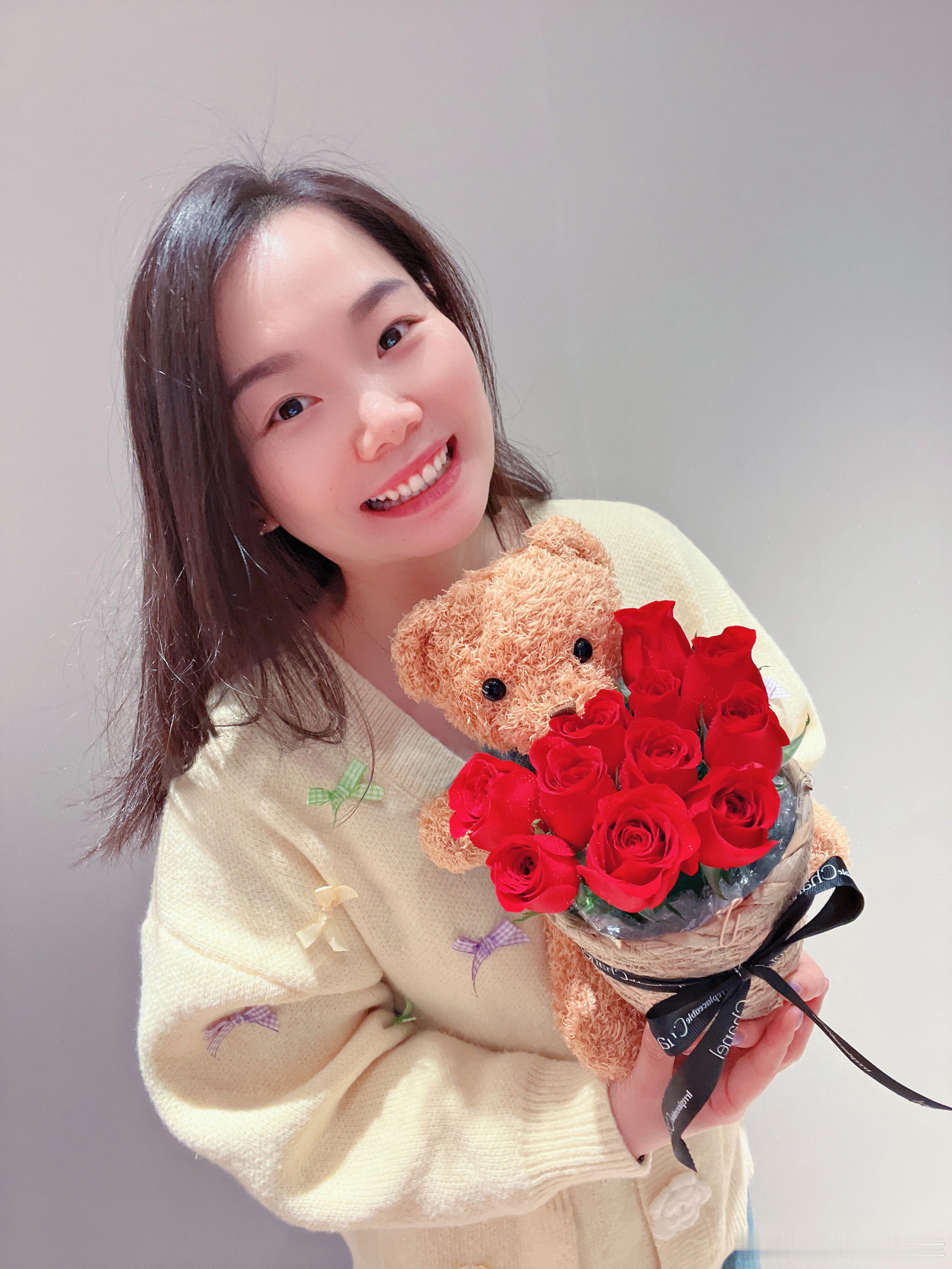 春天啦～给自己送束花花🌹生活是自己的，开心也是😄感受当下每一刻的幸福[心]春
