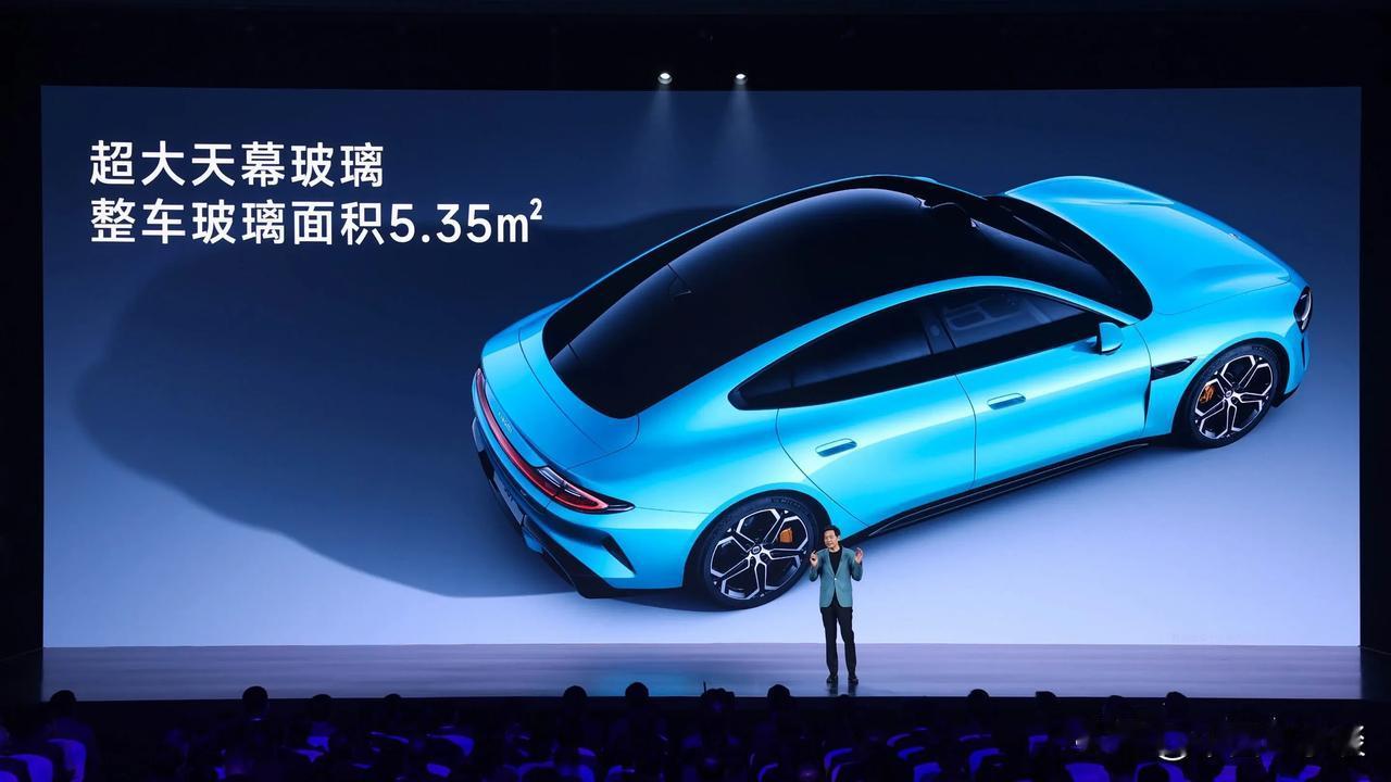 小米要造一台50万内最速量产车。零百加速2.78s，最高时速265km/h；双电