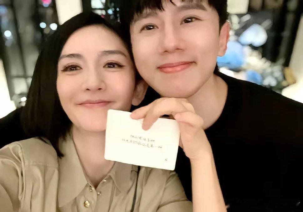 谢娜张杰、卡点发文！9月26日，谢娜、张杰冲上了热搜，起因是两人同时在22:20