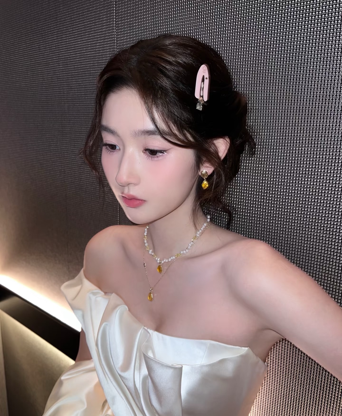 王玉雯：上半身不基础 下半身就基础[笑而不语]穿搭基础，脸就不基础！ ​​​