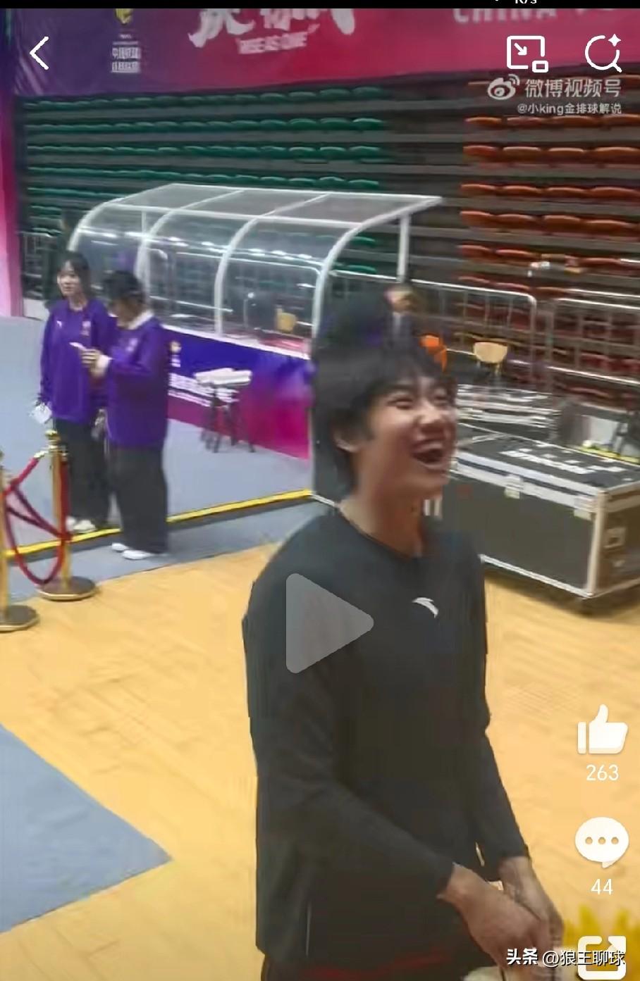 男排国家队集训大名单应该是已经出来了，只是还没有官宣，视频中山东23号胡翰林开心