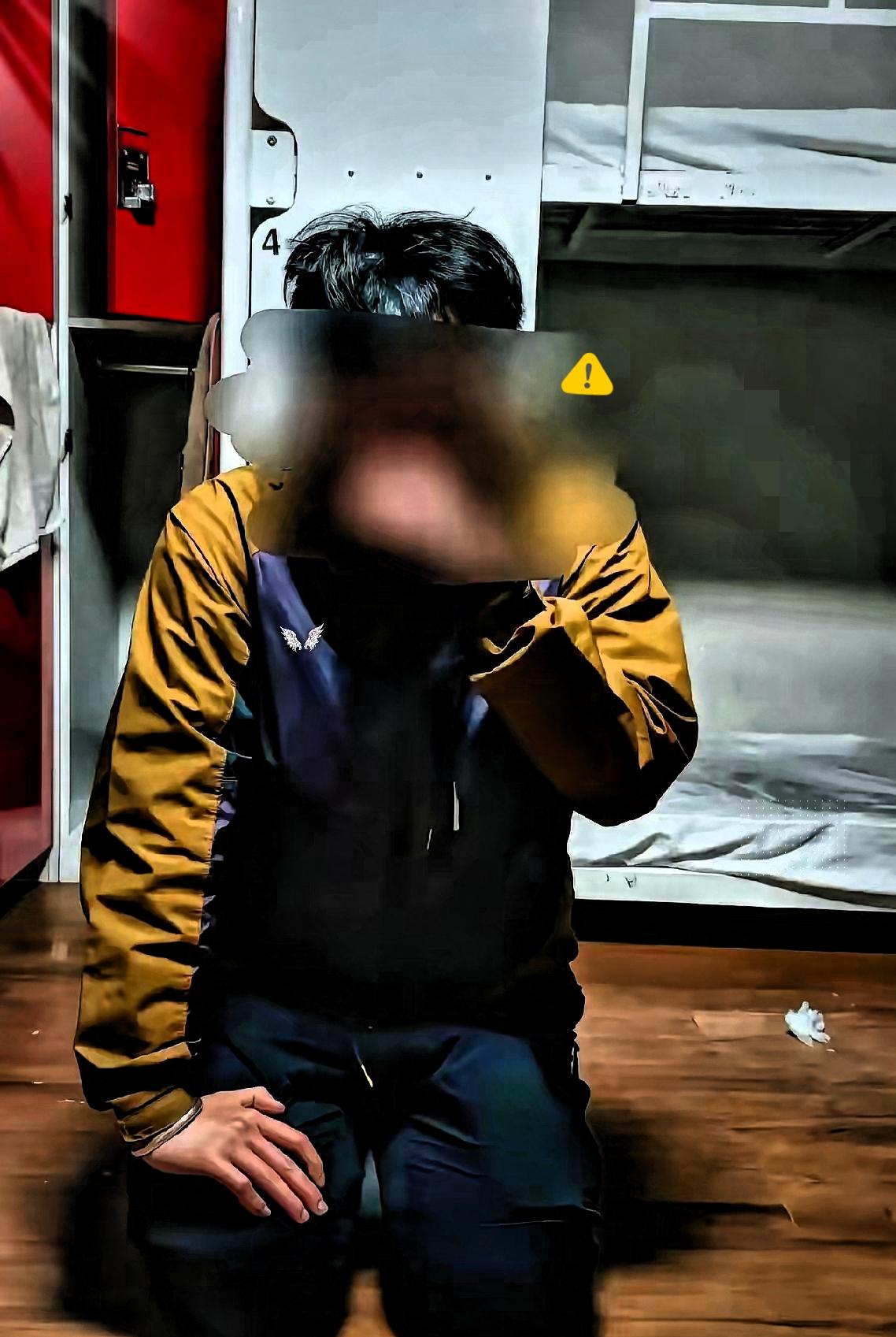 一个22岁的中国女孩，在韩国的青旅里醒来，发现自己的身上、脸上、头发上全是别人的