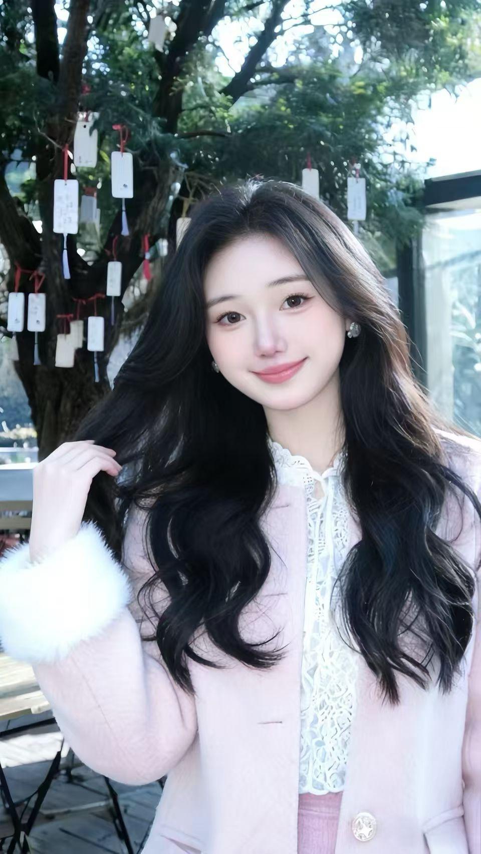 择善而交，择暖而栖，去靠近托举和滋养你的人。最治愈你的，是带给你平静的人；最能给