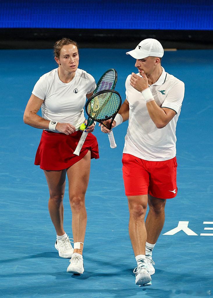 波兰强势取胜👊2026联合杯 悉尼赛区F组，卡瓦/泽林斯基以7-6(6) 6-