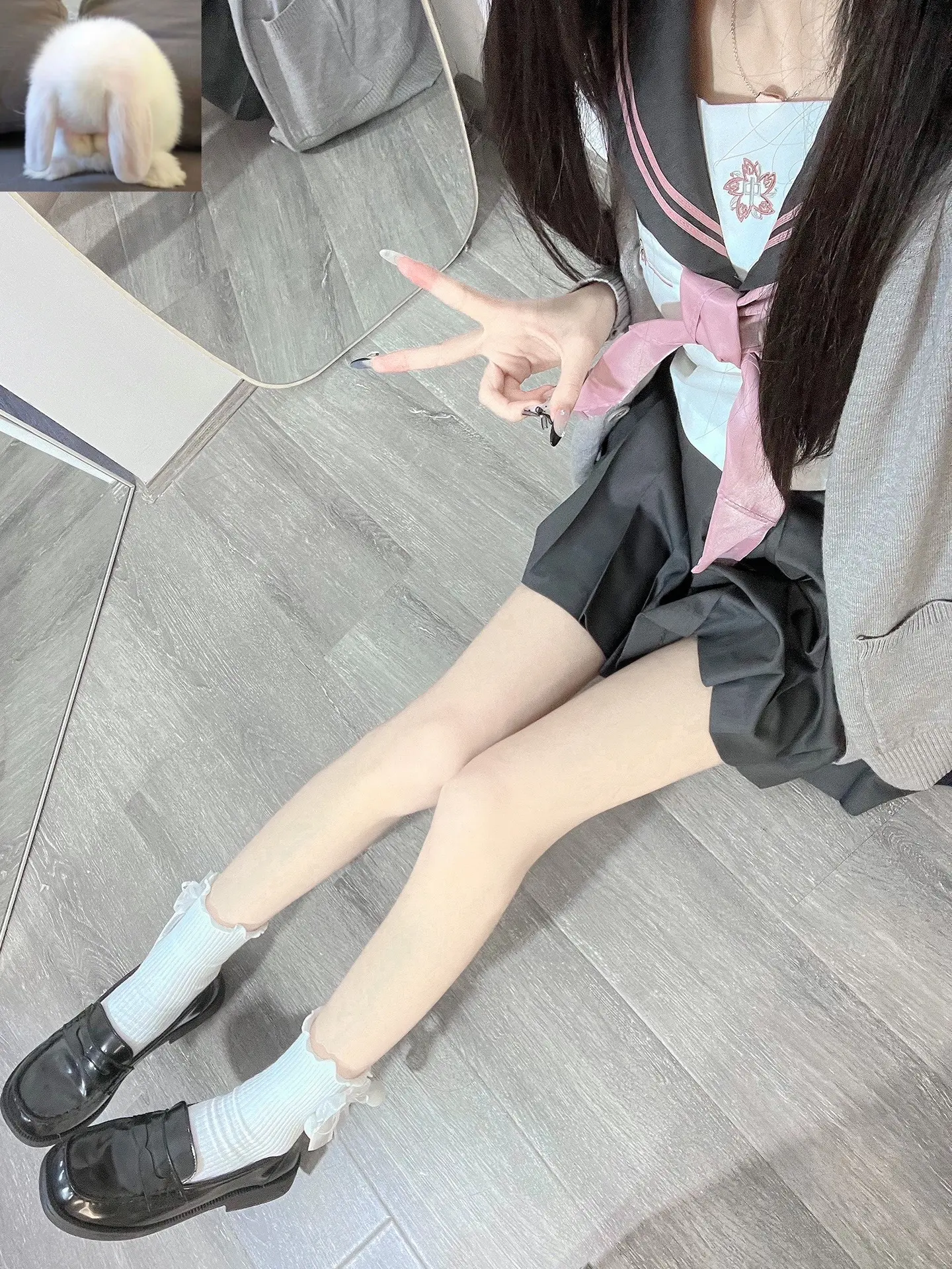 我太破碎了 谁爱都很辛苦