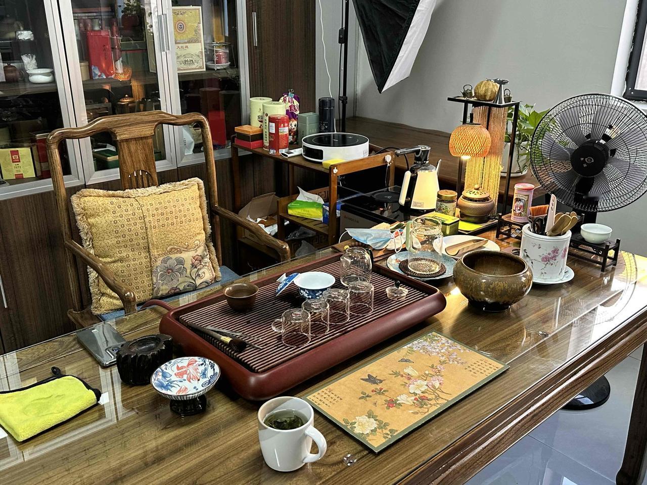 话说多了，太累，有很多客户是不值得真心对待的。
求闲不得闲，偷闲即闲。