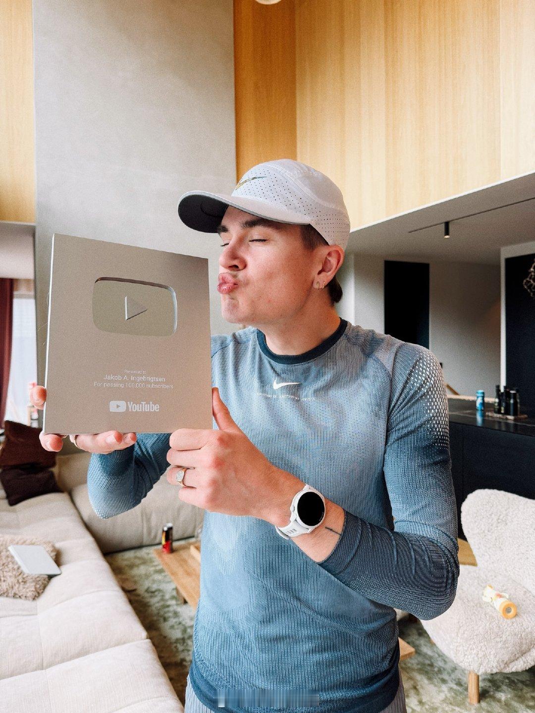Jakob Ingebrigtsen 雅各布英格布里格森的油管频道订阅者超10万