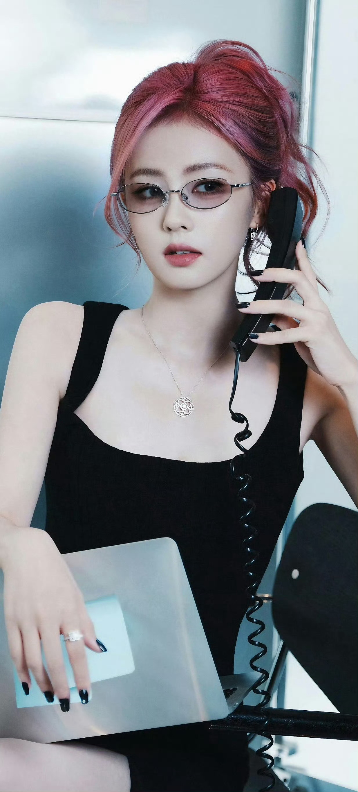 白鹿穿了32年前古董高定又有新壁纸可以换了[期待] ​​​