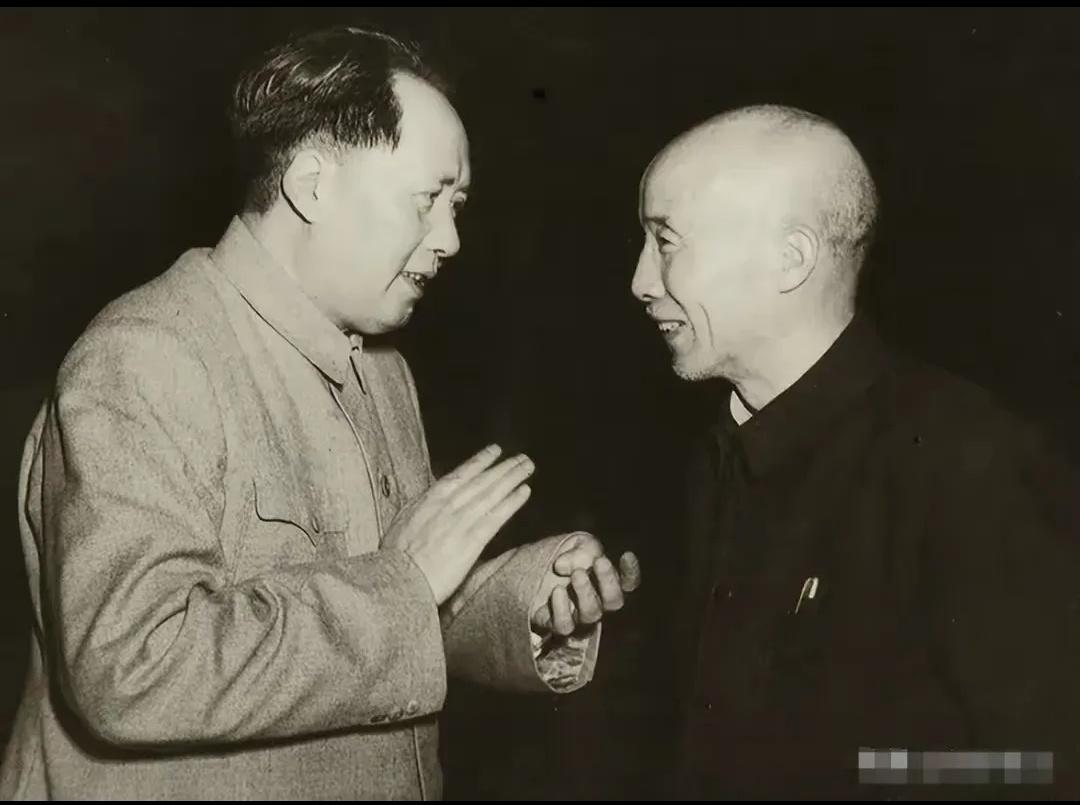此人最早发现毛主席的才华，直言：他乃大器之材，成就必在你我之上。

照片里毛主席