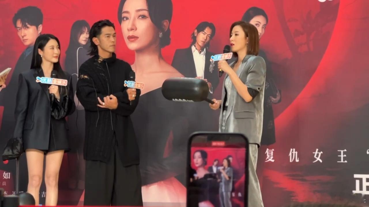 #杨怡说现在正是女性发光发亮的时候# 女性的魅力不仅仅在于外表的美丽，更在于内心