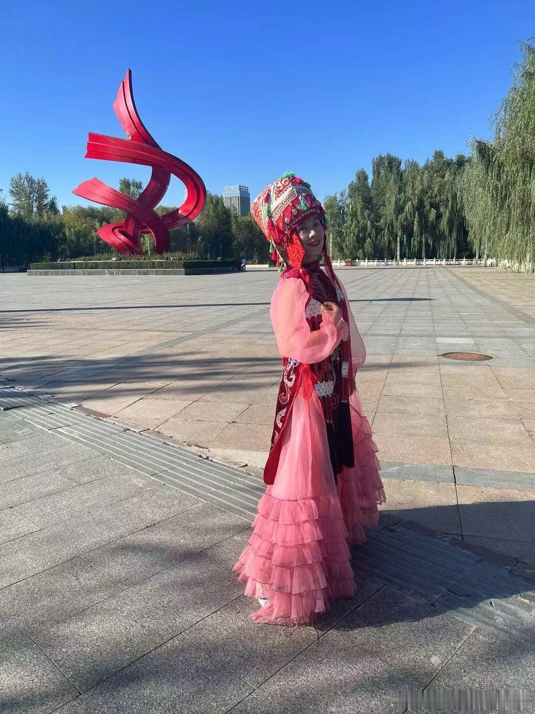 今天和晓龙🐉同学一起认识了解：柯尔克孜族，之前行走新疆，到达伊犁哈萨克自治州·