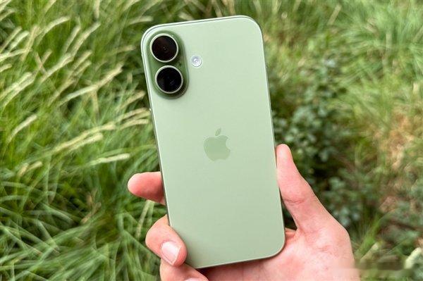 【iPhone17系列出货量赶超iPhone16】iPhone17全系出货量超i