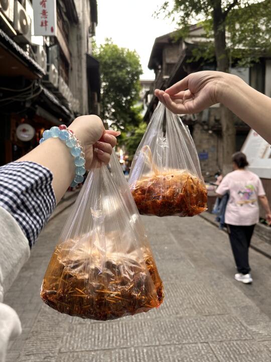 长沙必吃的本土麻辣！！好吃不贵伴手礼