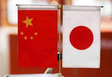 如果中日真的开战，中国老百姓会不会遭殃？
很多人一谈中日冲突，脑子里先冒出导弹、