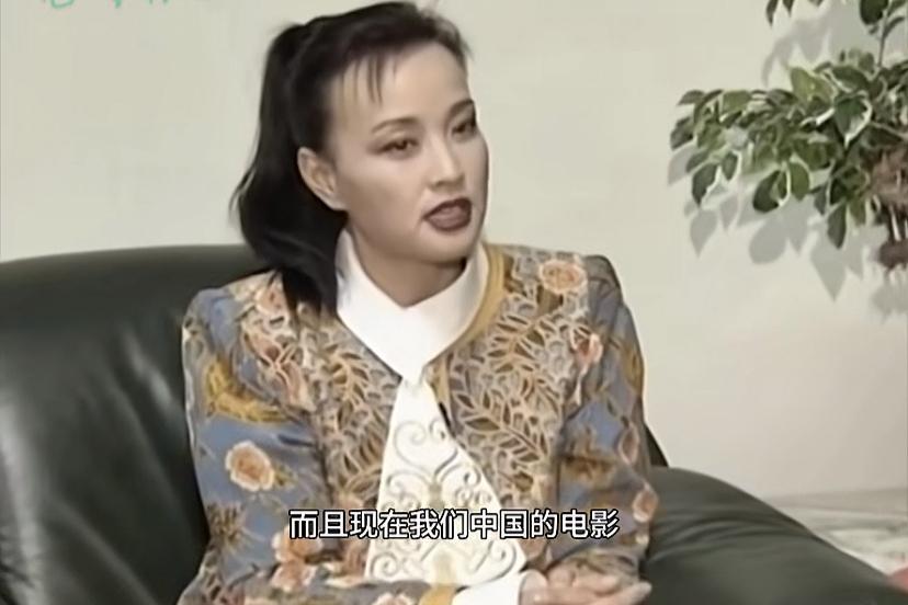 刘晓庆，真的是清醒。
多年前采访，主持人问她有没有打算到好莱坞发展，她说有喜欢的