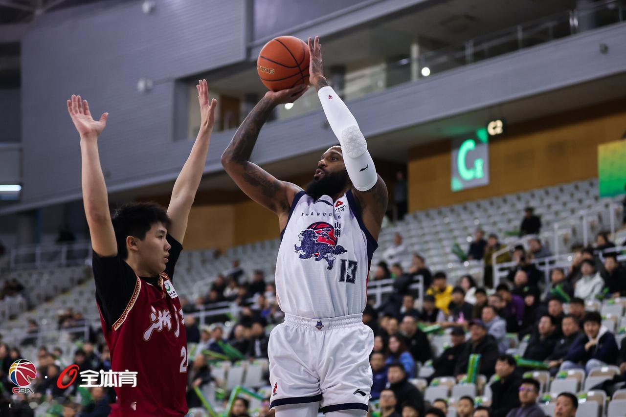 浙江稠州金租 88-89 山东高速CBA杯山东男篮战胜浙江男篮
浙江稠州金租：约