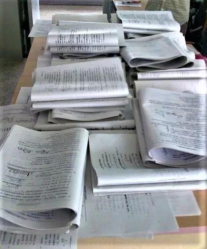 今天递交了辞职信，老板问我为什么？我说：想回家做一个家庭主妇
照顾好老公，照顾好