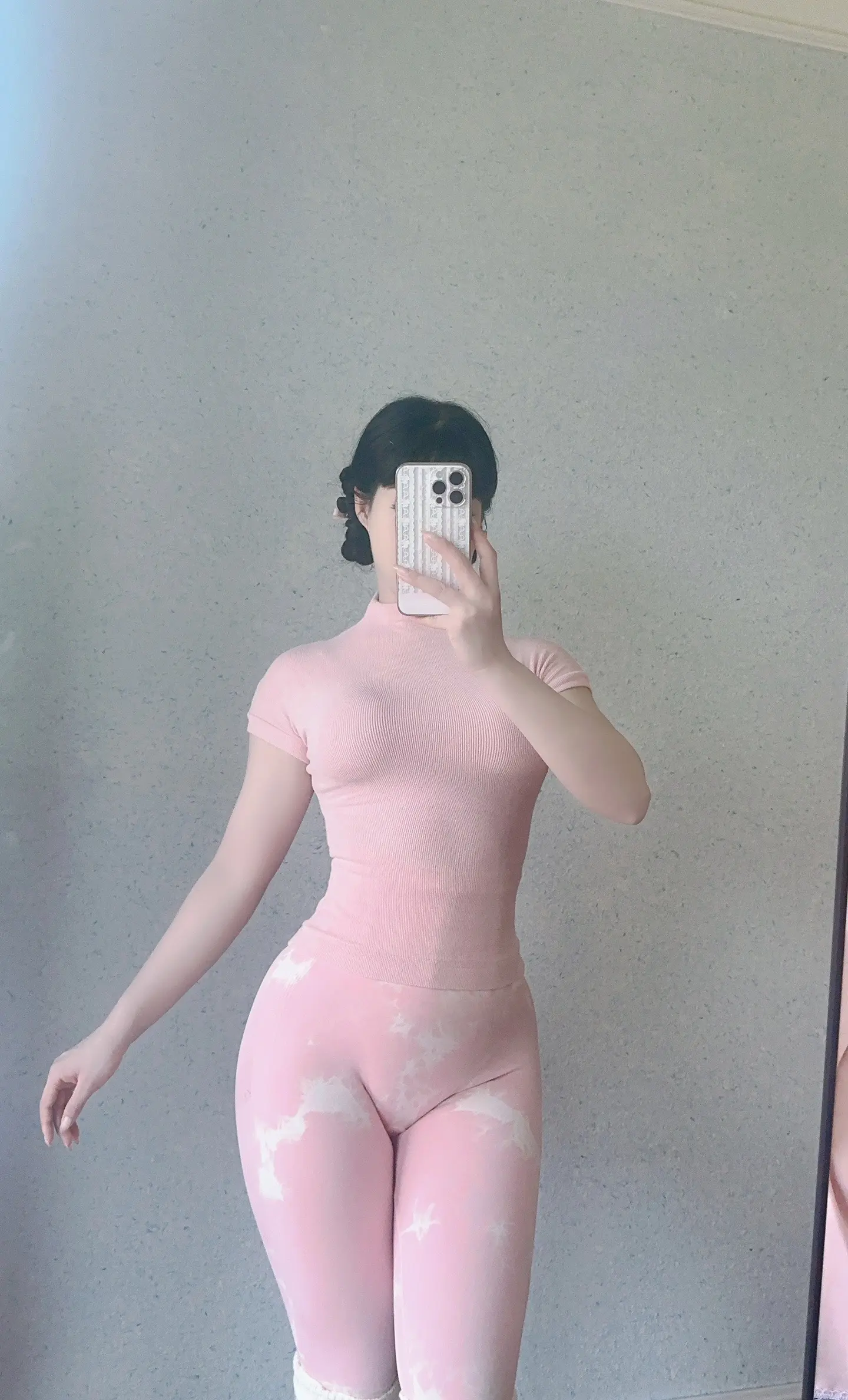 又是好久没健身了耶 今天来个臀训