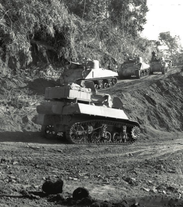 中国驻印军装备的M3A3“斯图亚特”轻型坦克和M4A4“谢尔曼”中型坦克军事历史