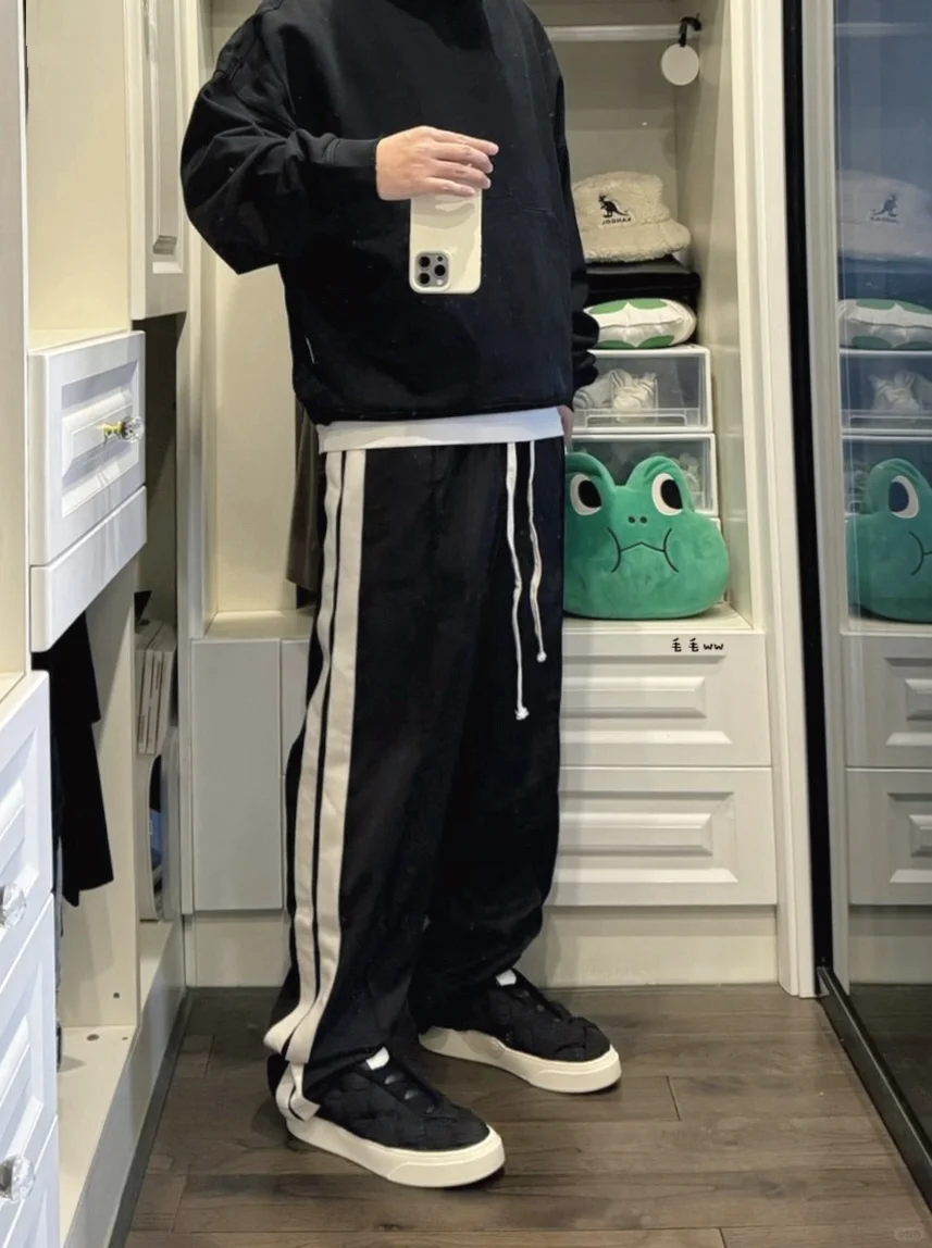 卫衣叠穿｜黑白系穿搭