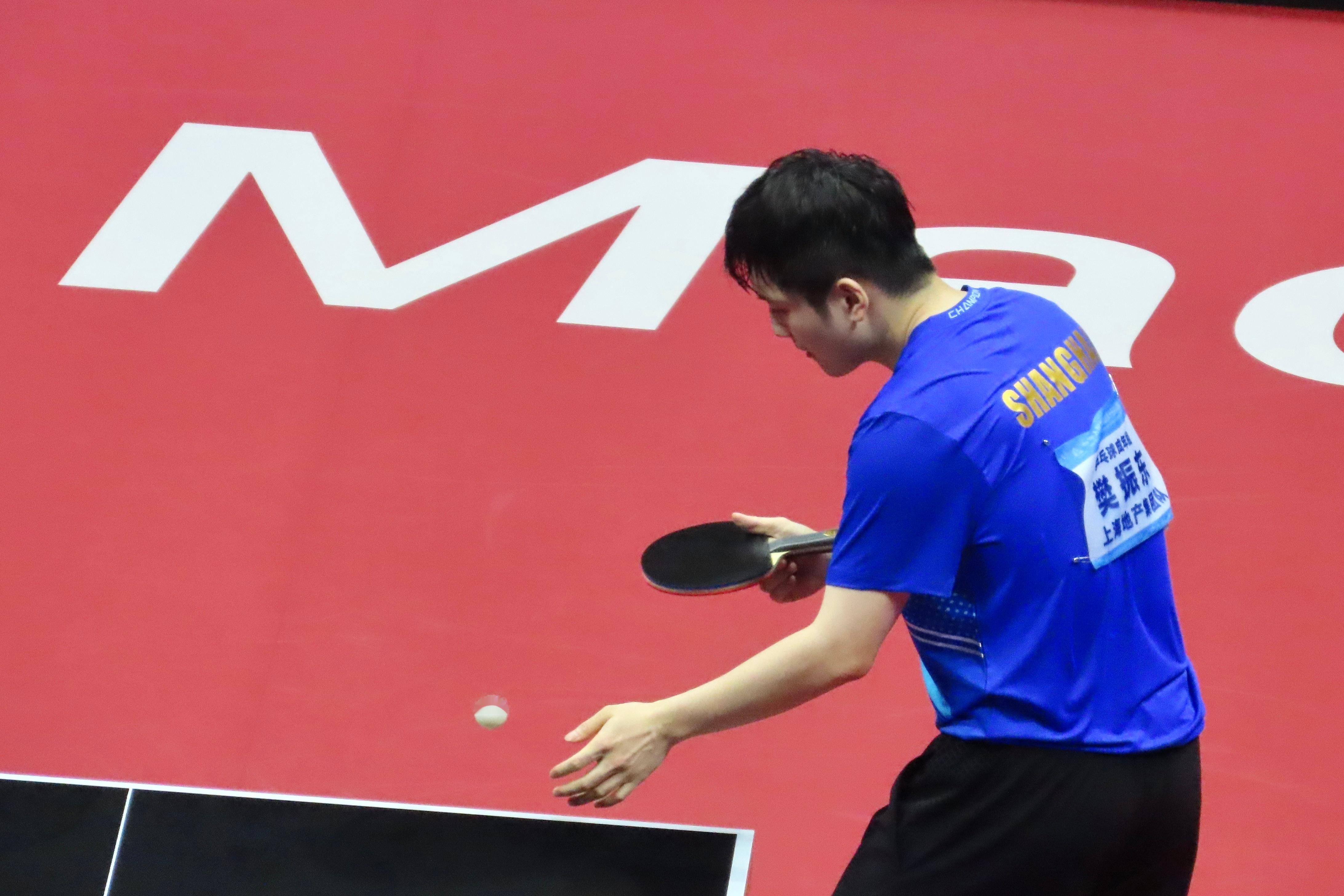 【男单1/8决赛】樊振东 4-1 薛飞（11-4，11-2，11-5，10-12