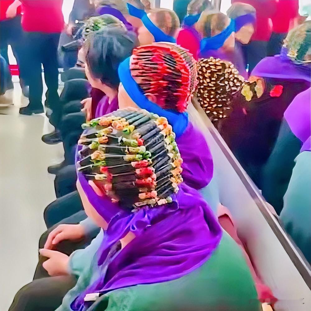 春节前烫头发，是女性的最爱，
请记住这三条！

其实明明知道，可能会失败，也得去