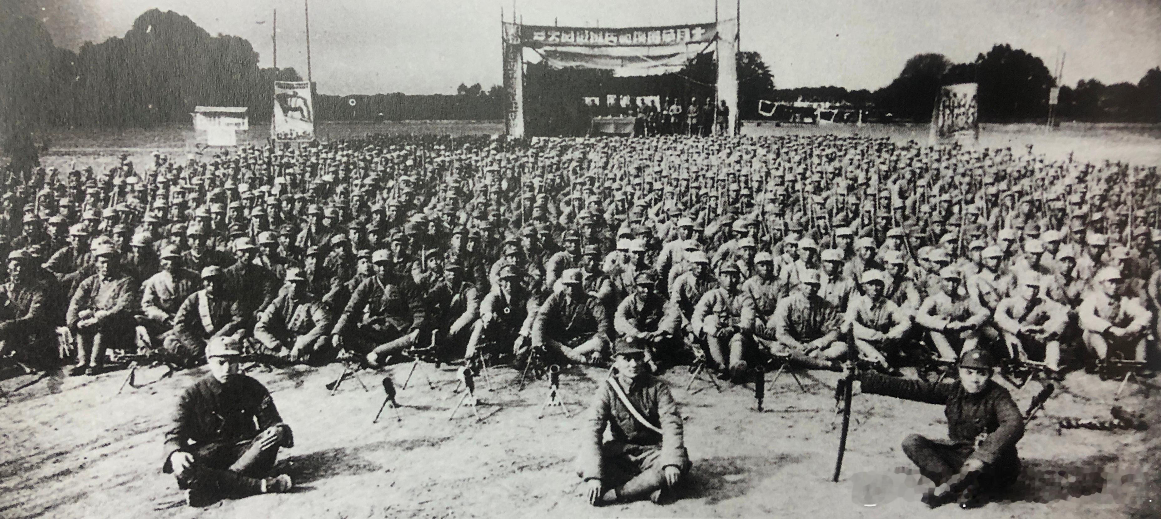 1943年11月7日新四军三师第十旅兼淮海军分区创造模范兵团运动总结检阅大会会场
