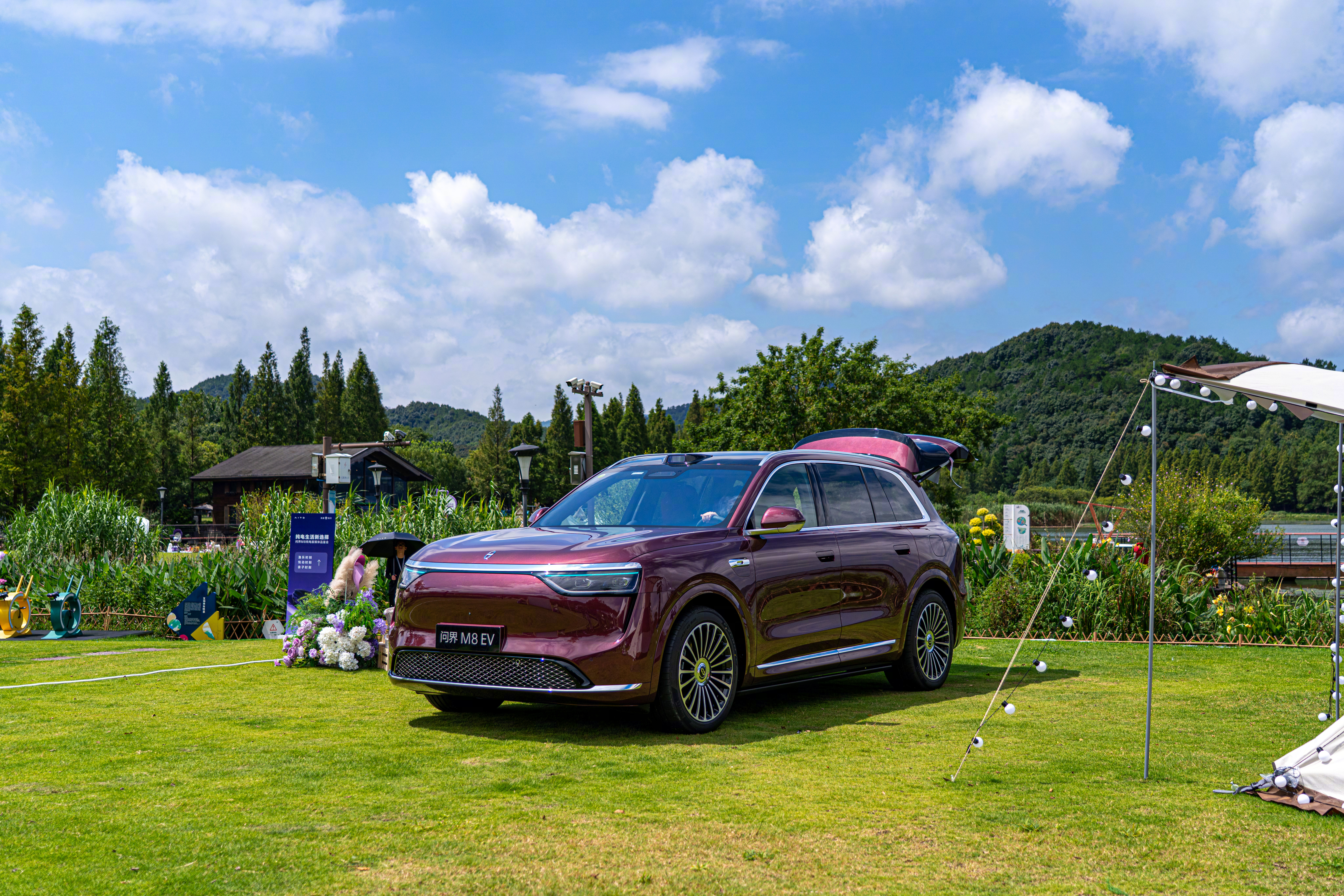 问界M8纯电版：为家庭出行准备的全尺寸纯电SUV 体验了问界M8纯电版，给我的第