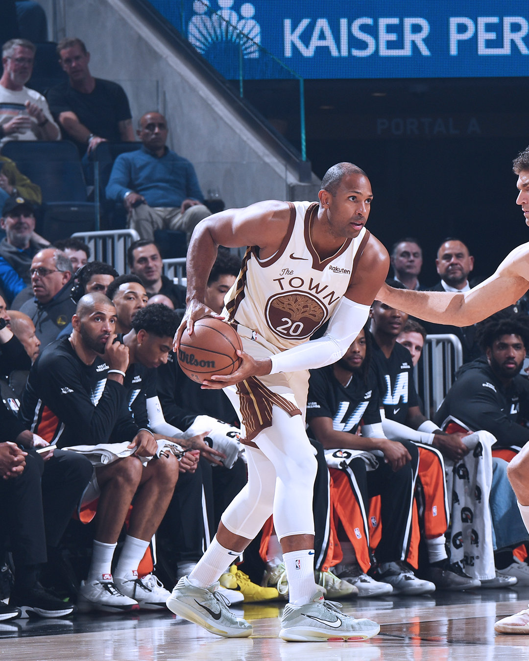 第一节结束，勇士31:19快船。快船vs勇士