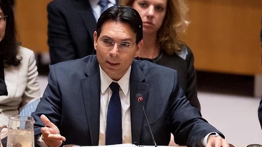 你敢相信吗，在庄严肃穆的联合国会议现场，一位外交官竟对着联合国高官吼出“给我闭嘴