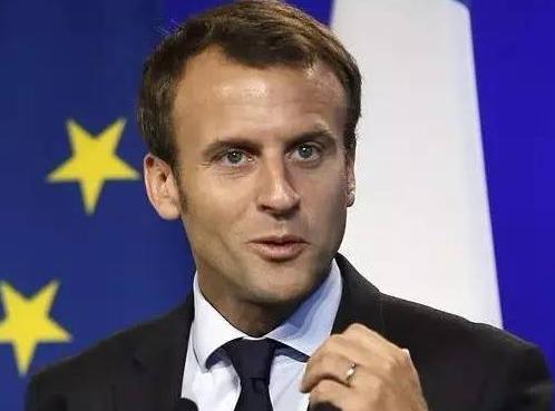 见过小弟讨好大哥的，但你绝对没见过连国家体面都豁出去的。堂堂西方最高级别的G7峰