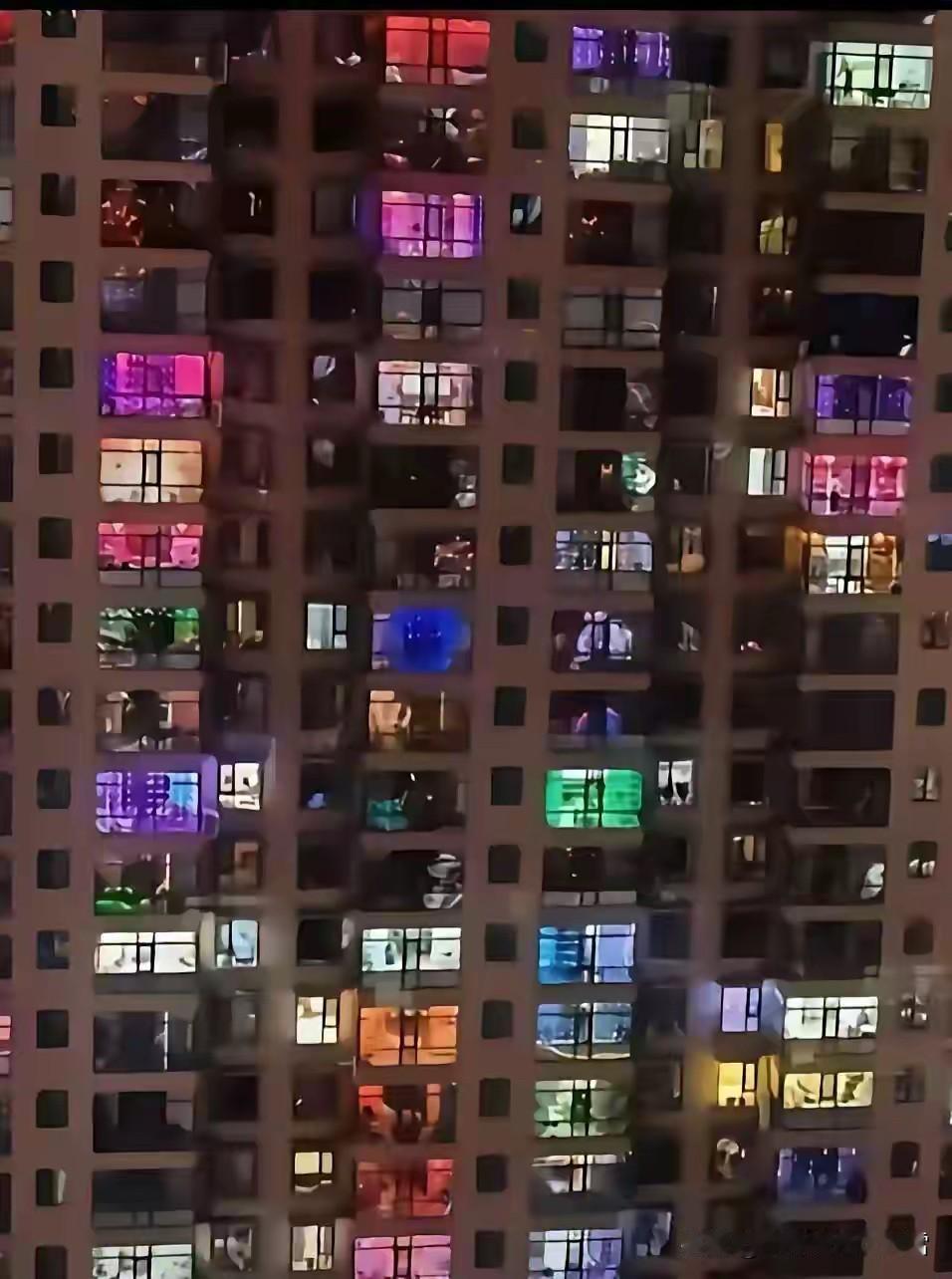 不懂就问，对面这楼里住的都是些啥人？