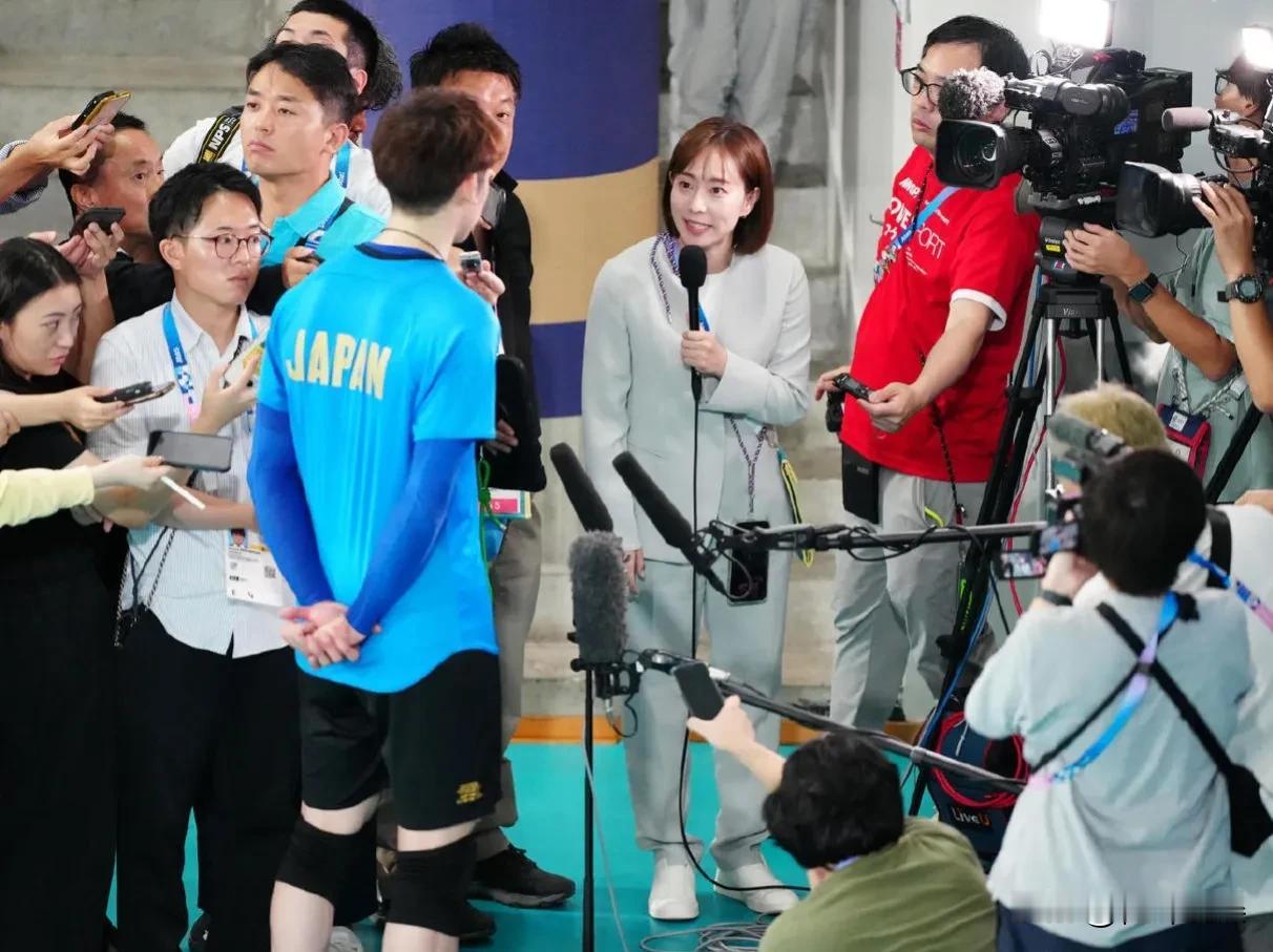 #日本女乒说中文# 
这届巴黎奥运会福原爱和石川佳纯作为解说，马上就要进行乒乓球