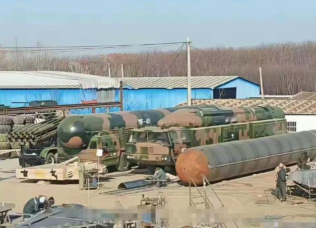 美国终于能“安枕无忧”了，原来中国的东风-41洲际导弹竟是这样的......
