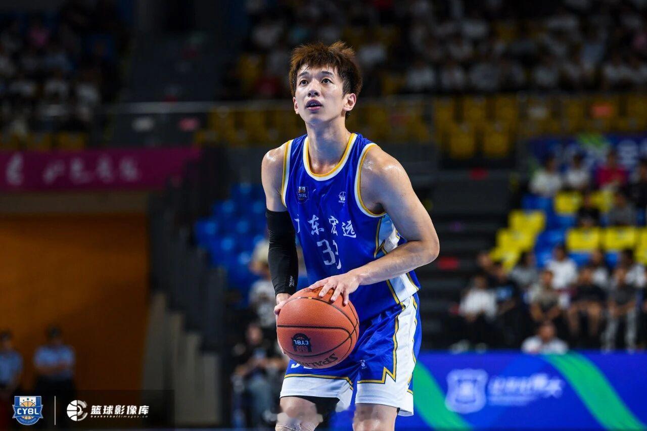 恭喜广东宏远U21拿下本届U21联赛冠军🏆杨溢砍下34分8板9助2断，王洪泽2