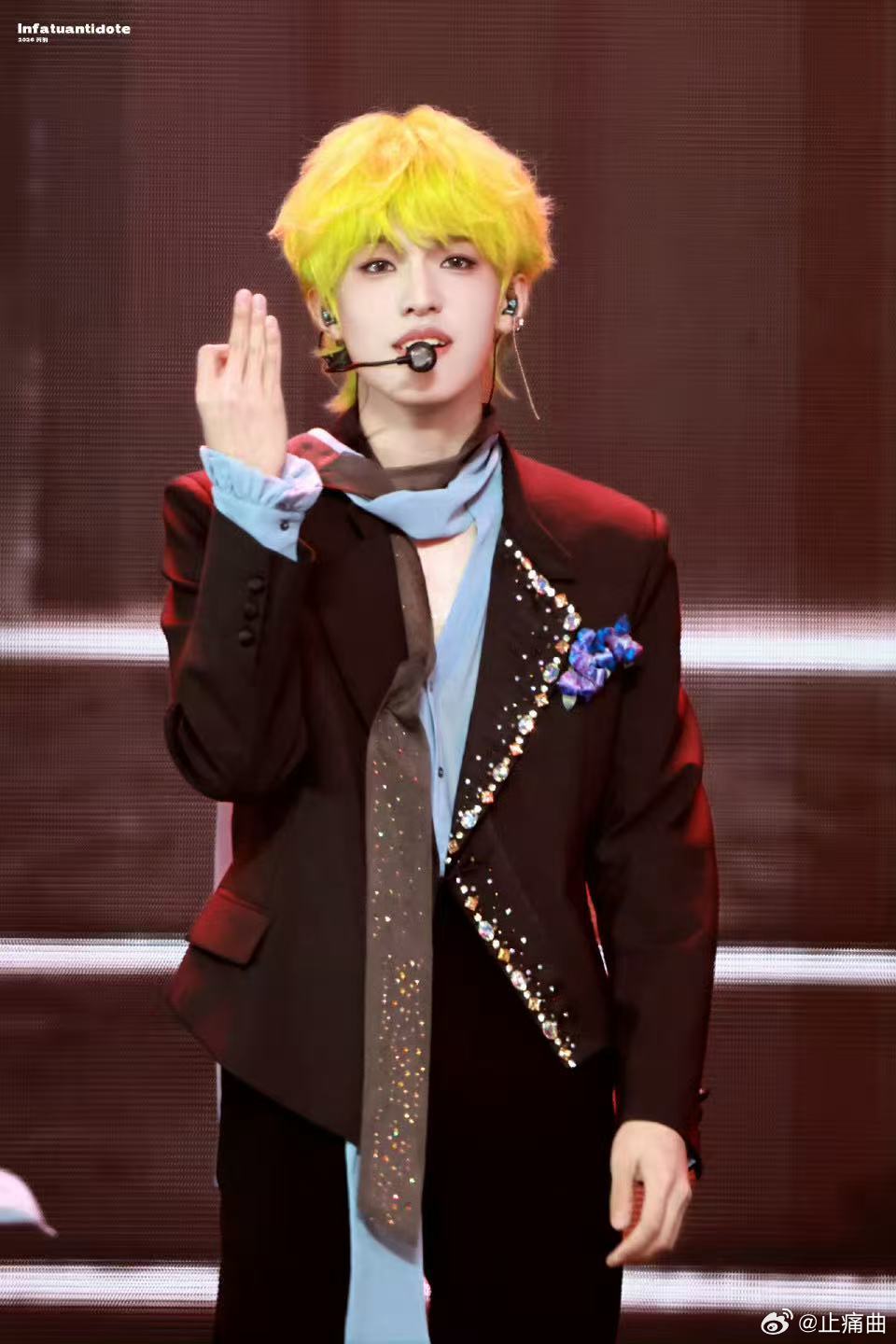 张泽禹场周第一个售罄守着点抢都没抢到，张泽禹场周第一个售罄已成常态，搭配今天惊艳