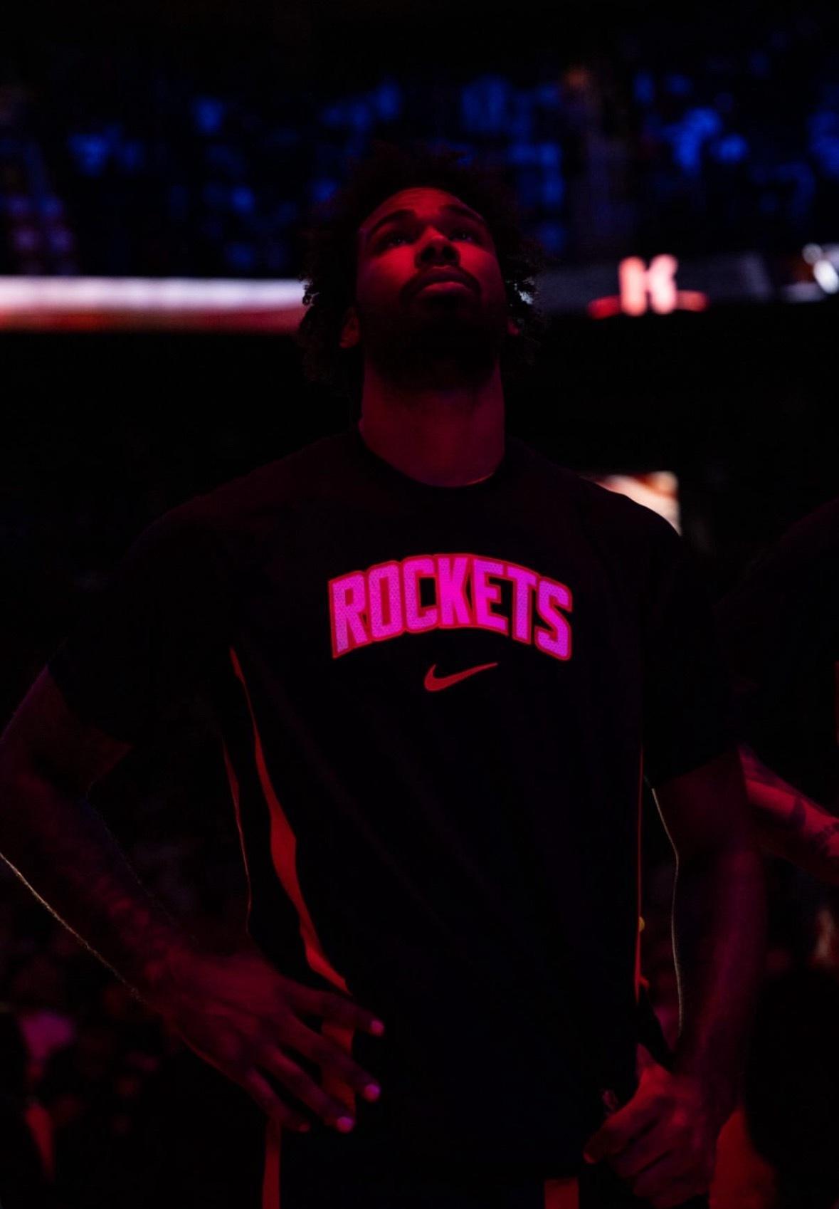 “奋斗令生活充满生机，责任让生命充满意义。”各位奋斗中的火蜜们，晚安💤休斯顿火