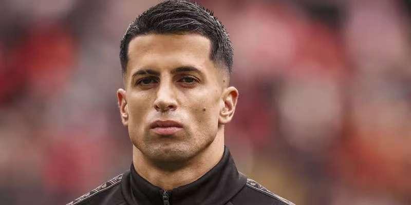 坎塞洛自己应该算清一笔账，是世界杯出场的账。他在沙特税后1500万，简直夸张，国