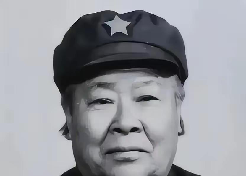 1935年，几百个持枪大汉堵在川北山隘，拦住两万红军的去路，出面单挑破局的，竟是