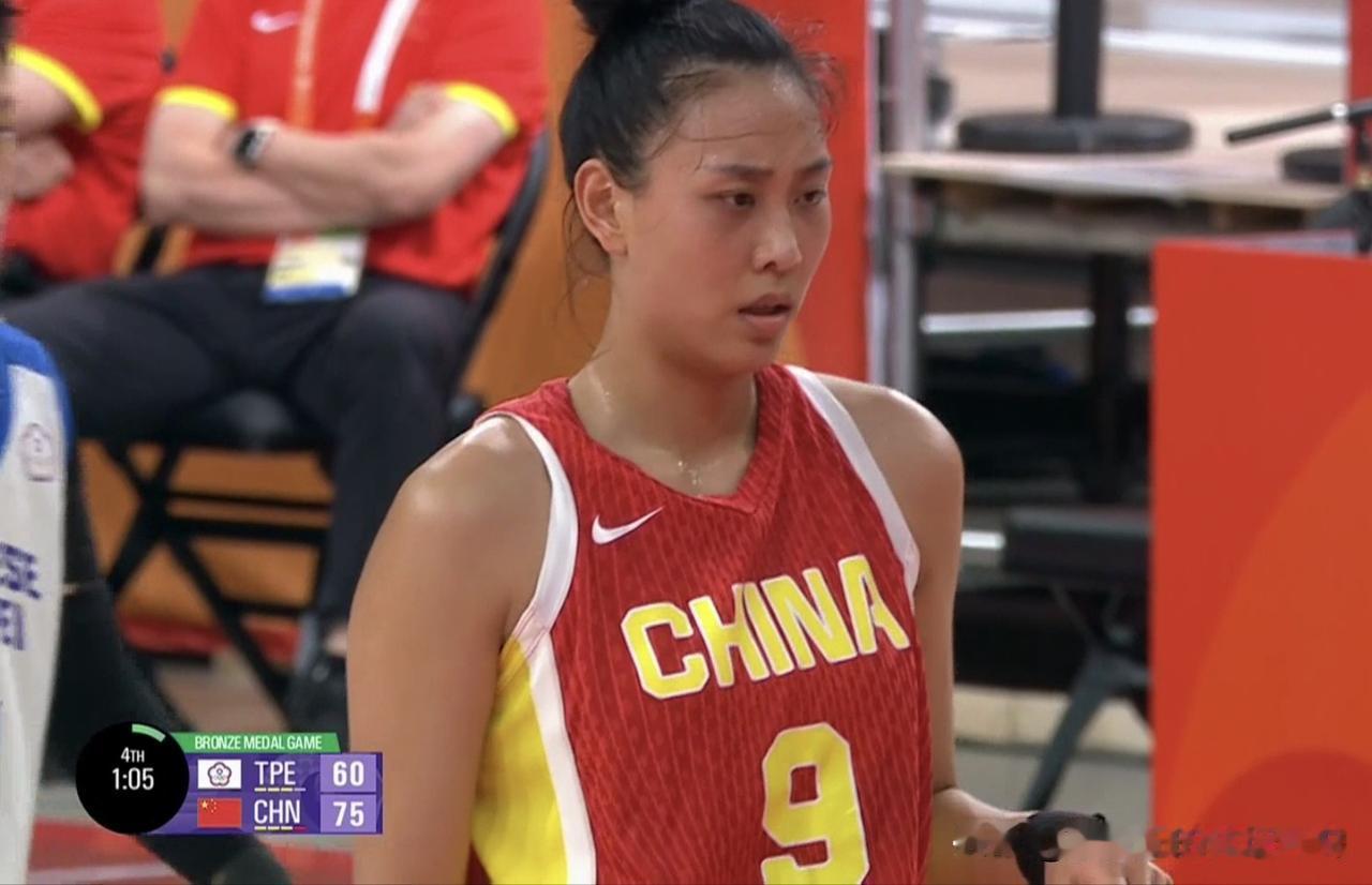 为什么这么说呢？因为在本场比赛第三节的最后2分钟内，中国女篮还领先台北女篮15分