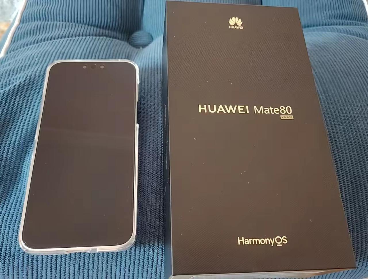 8月的第1天，经过自己无限的努力，自己的双手，终于可以买自己想买的东西了，就是我