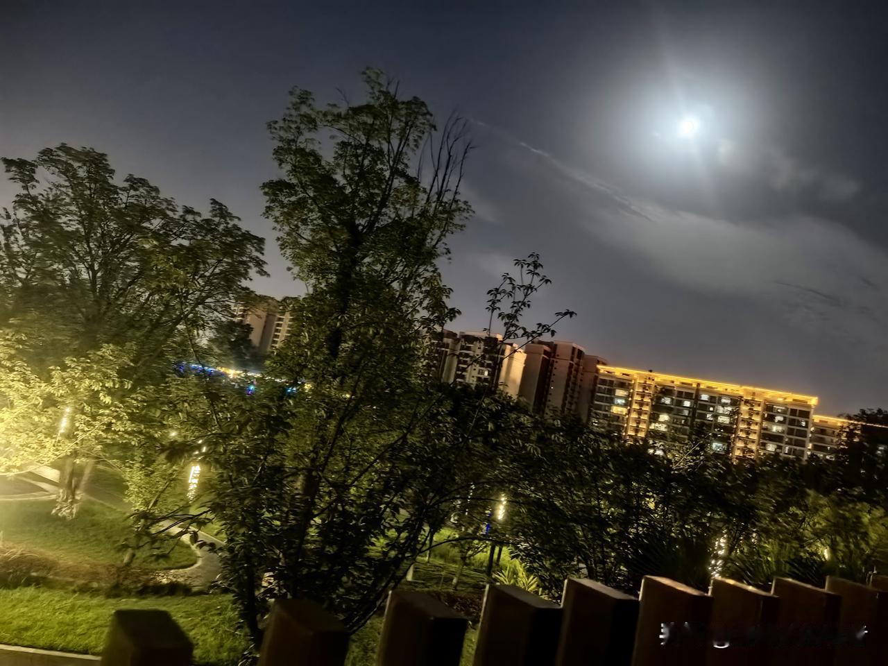 拼多多现金大转盘你提现了吗那就是个骗局，经常帮别人砍一刀，经常看到别人在提现，但